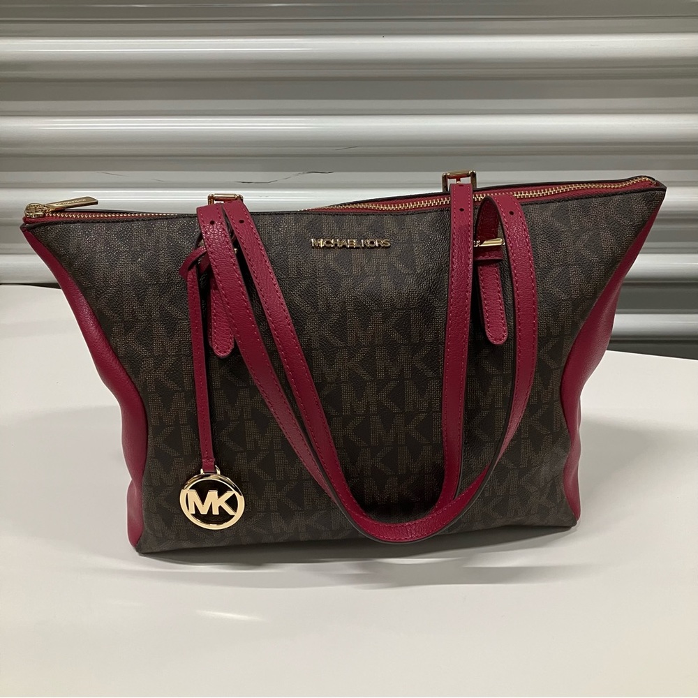Michael Kors CORALINE Signature Print Leather Berry Tote Bag